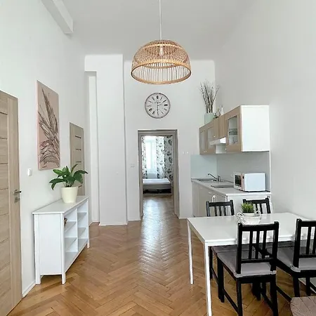 De 70 M2 Com 2 Praga